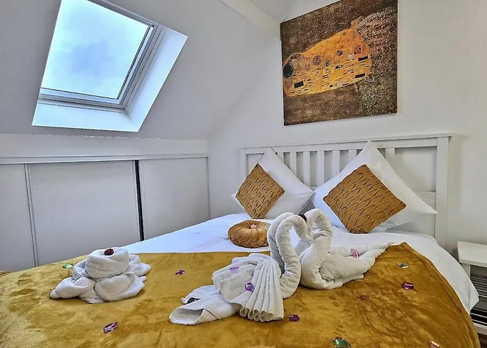 Διαμέρισμα Small Mezzanine Loft Modern & Bright *